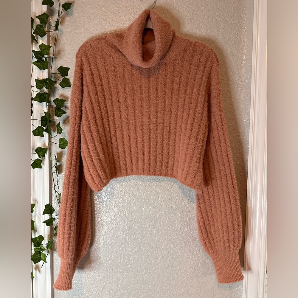 Arizona Jean Co. Cropped Turtle Neck Sweater - Women’s Medium
